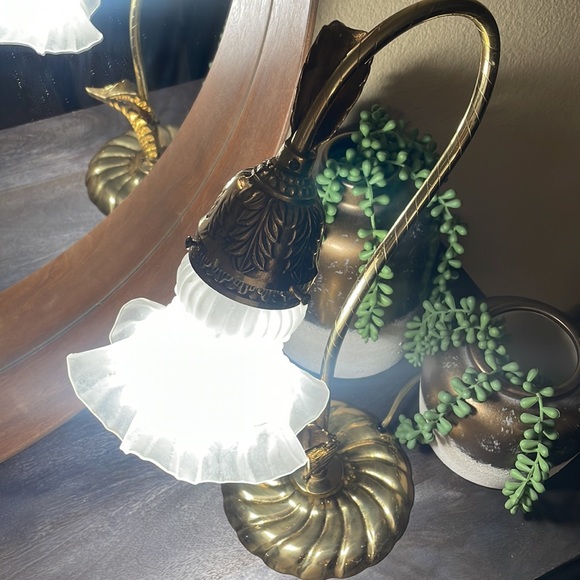 VTG Gooseneck Lamp Brass with Leaves - Picture 5 of 9